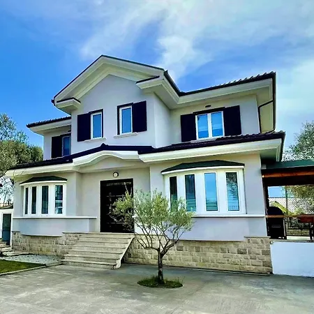 Edmond In The Hills Villa